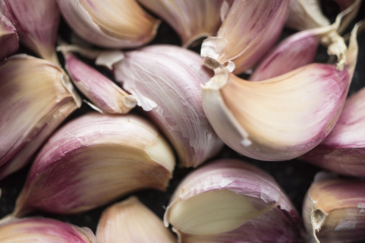 Garlic cloves